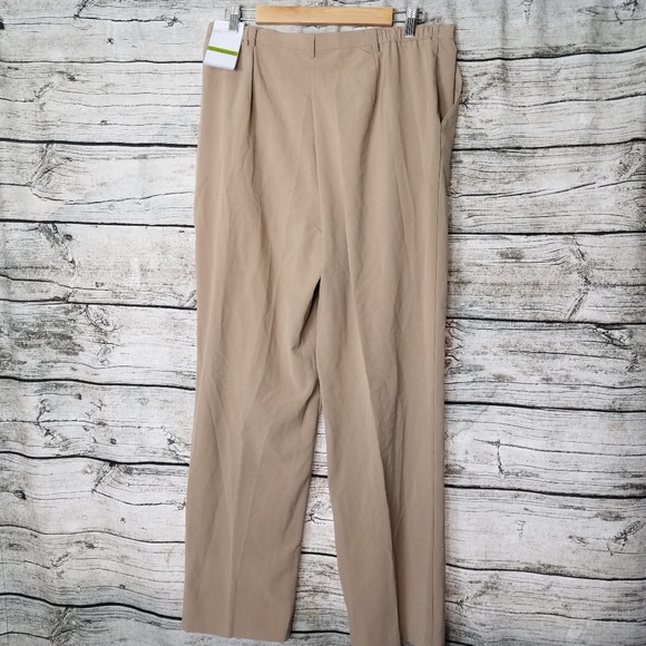 sag harbor Stretch Average Lenght Color Khaki Size 14.Waist approx: 15.5 inche - Picture 6 of 9